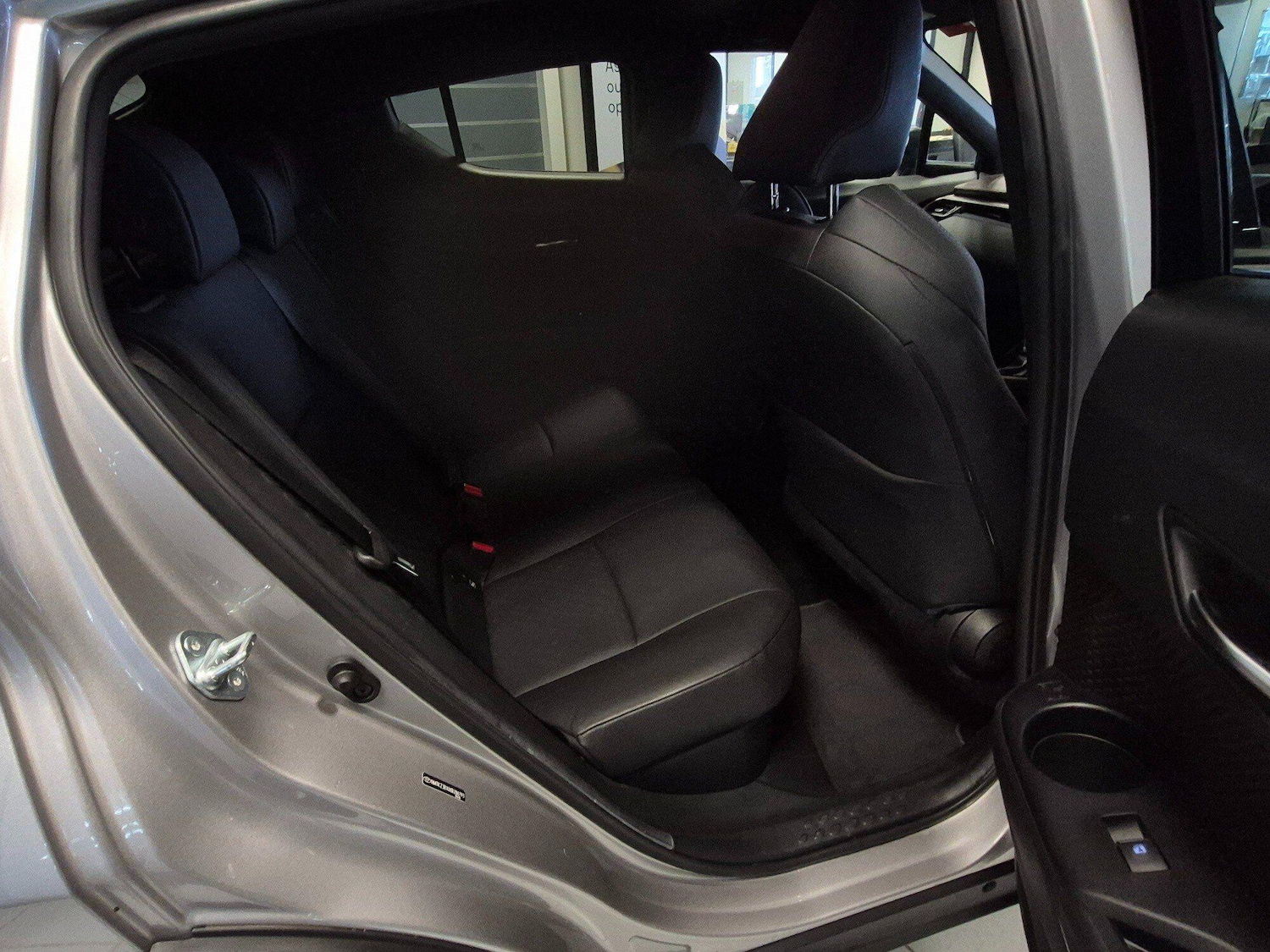 Used Toyota C-HR 2019 for sale - 76528846: Photo 11