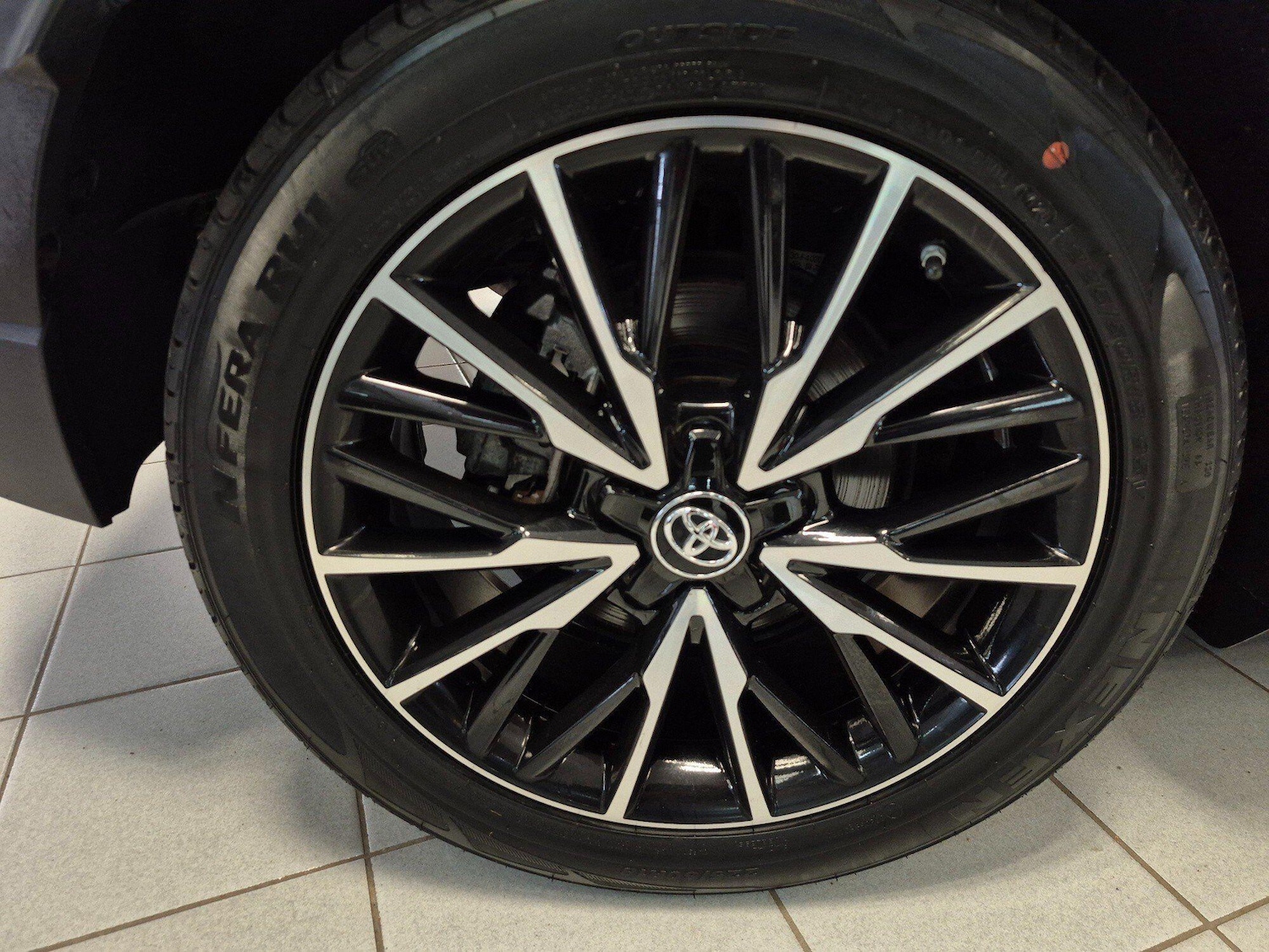 Used Toyota C-HR 2019 for sale - 76528846: Photo 17