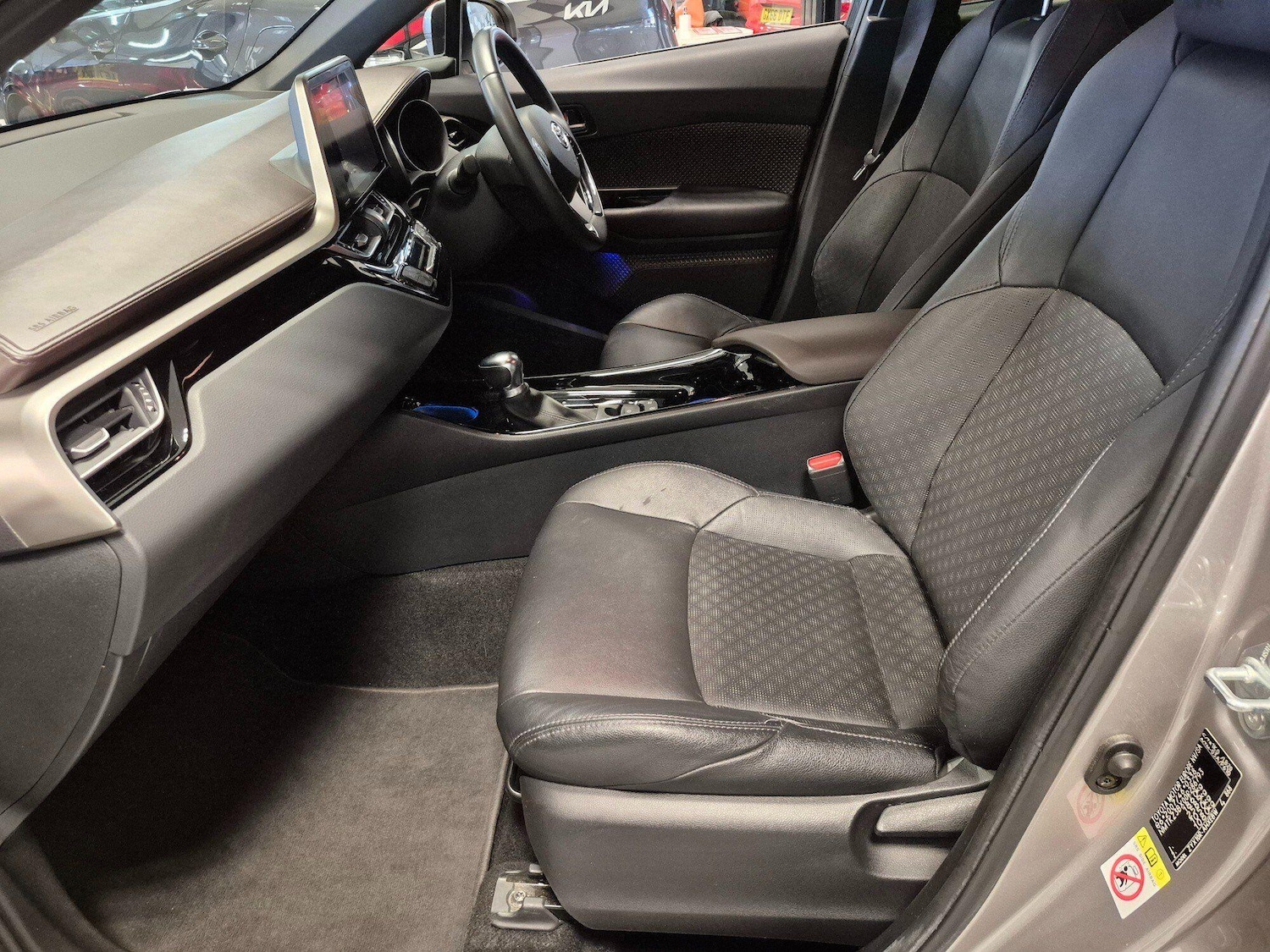 Used Toyota C-HR 2019 for sale - 76528846: Photo 24