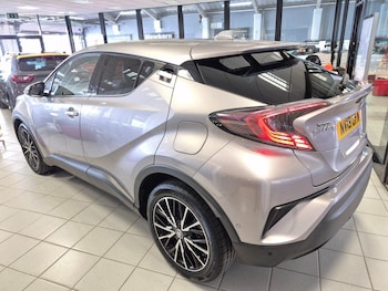 Used Toyota C-HR 2019 for sale - 76528846: Photo