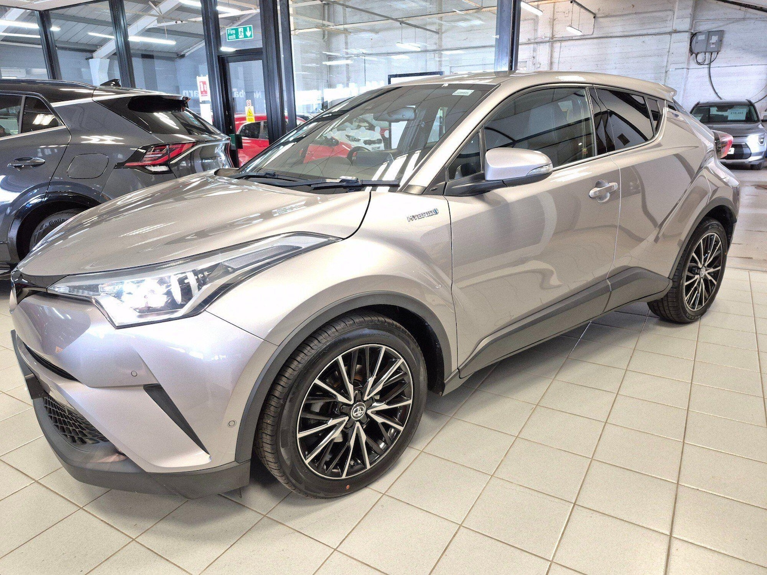 Used Toyota C-HR 2019 for sale - 76528846: Photo 5