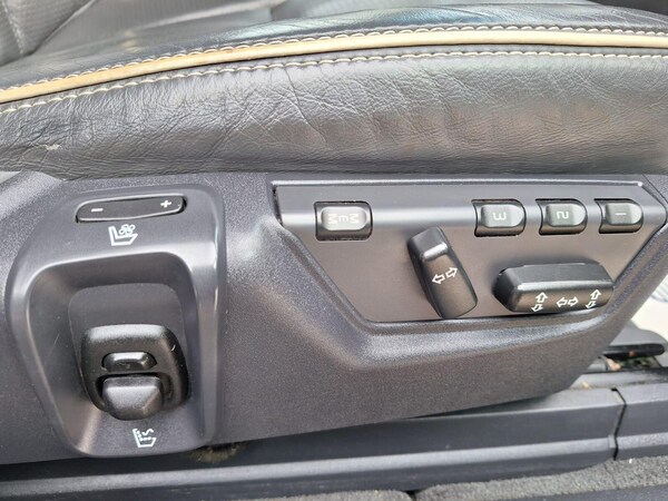 Used Volvo XC90 2010 for sale - 76327972: Photo 32