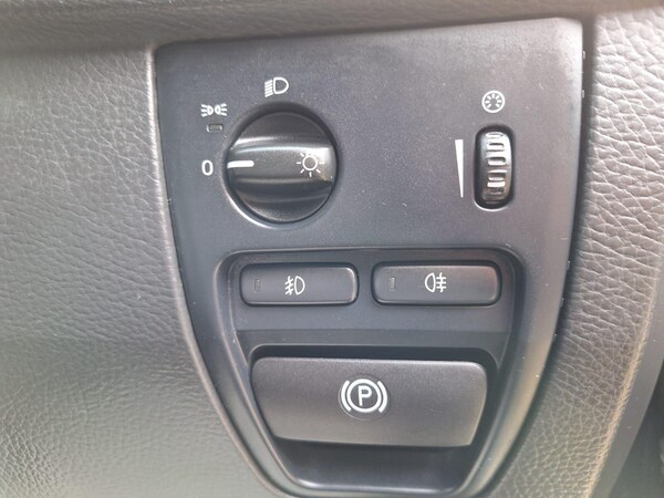 Used Volvo XC90 2010 for sale - 76327972: Photo 33