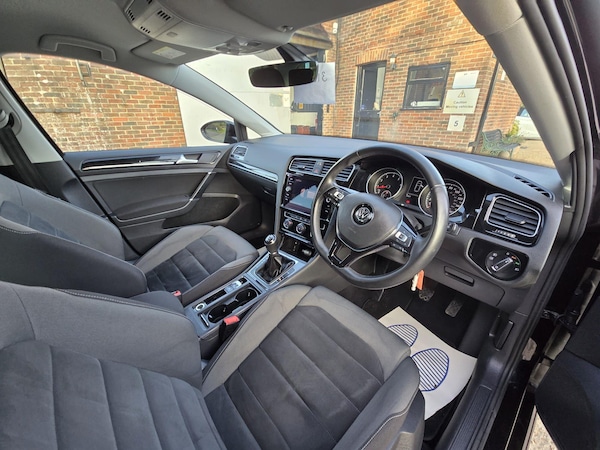 Used Volkswagen Golf 2017 for sale - 76251703: Photo 11