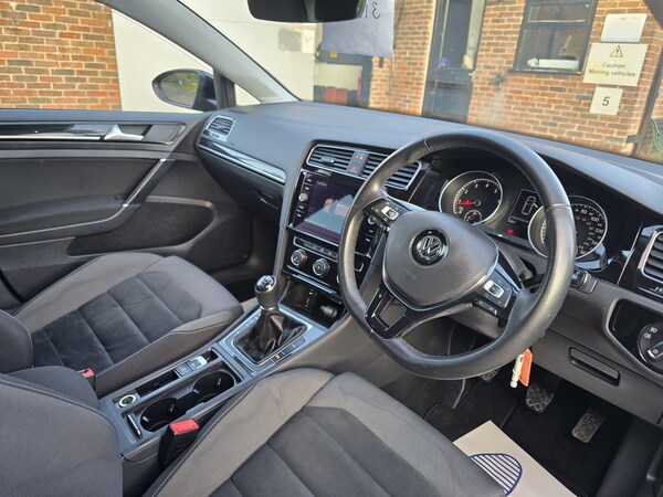 Used Volkswagen Golf 2017 for sale - 76251703: Photo 16