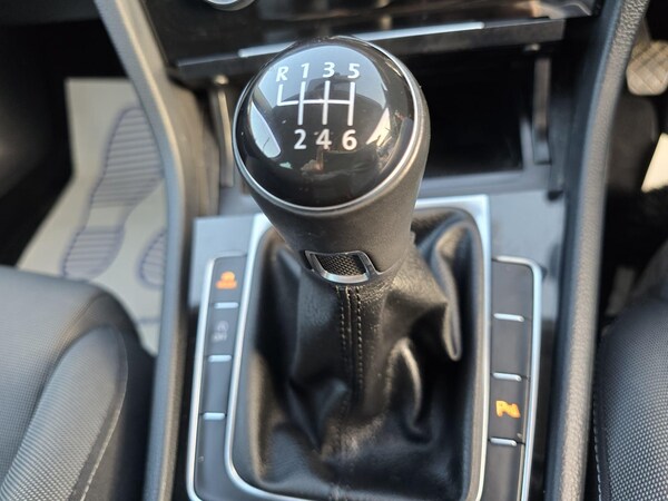 Used Volkswagen Golf 2017 for sale - 76251703: Photo 23