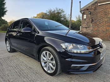 Used Volkswagen Golf 2017 for sale - 76251703: Photo 3