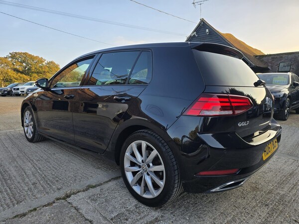 Used Volkswagen Golf 2017 for sale - 76251703: Photo 5