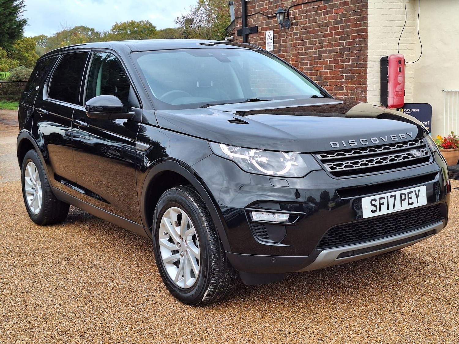 Used Land Rover Discovery Sport 2017 for sale - 76361667: Photo 1