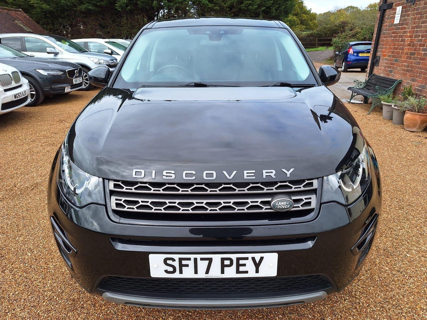 Used Land Rover Discovery Sport 2017 for sale - 76361667: Photo 2