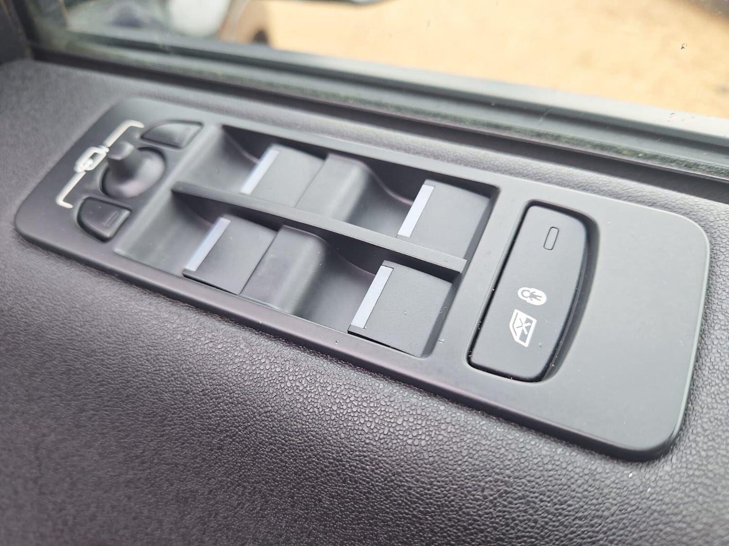 Used Land Rover Discovery Sport 2017 for sale - 76361667: Photo 20