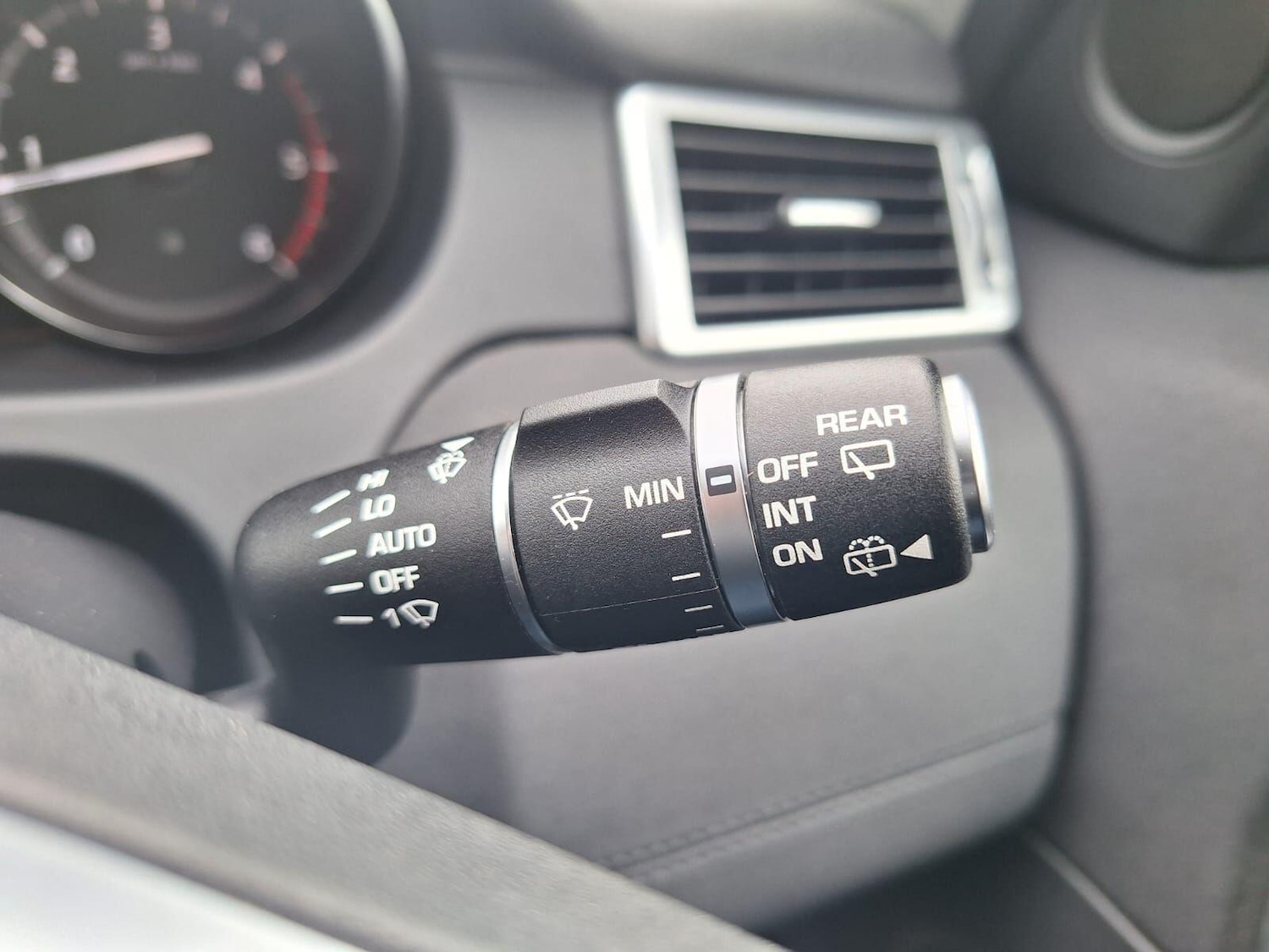 Used Land Rover Discovery Sport 2017 for sale - 76361667: Photo 28