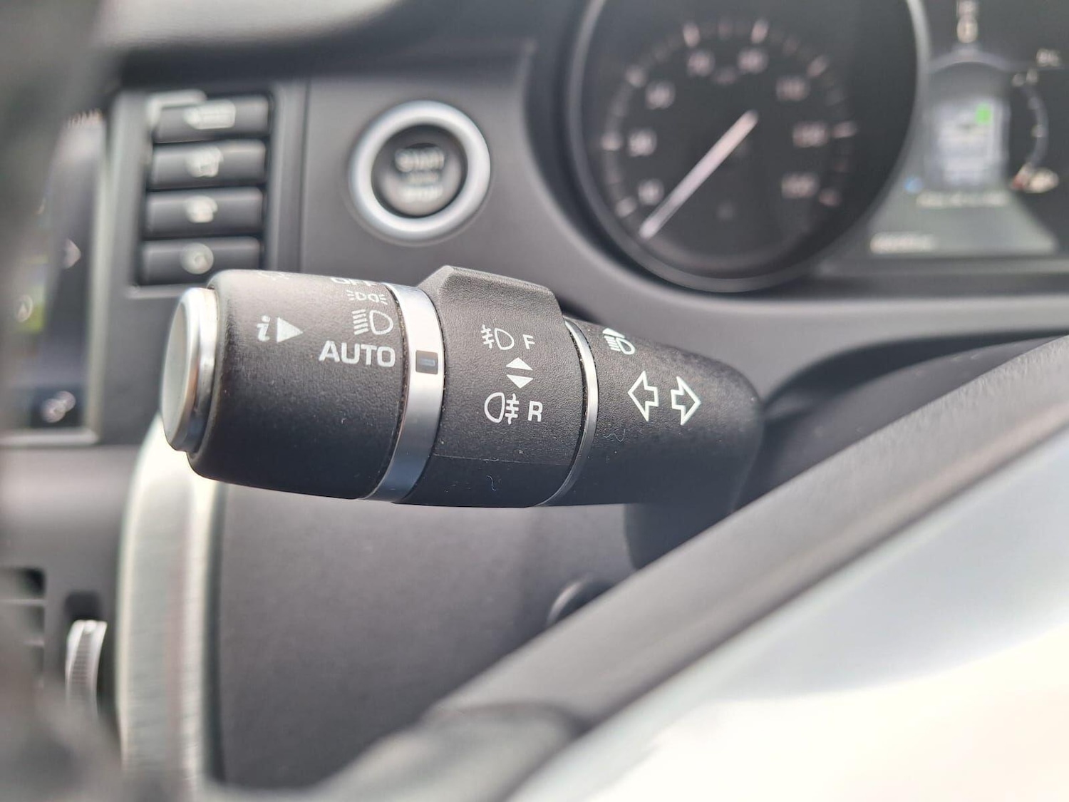 Used Land Rover Discovery Sport 2017 for sale - 76361667: Photo 31