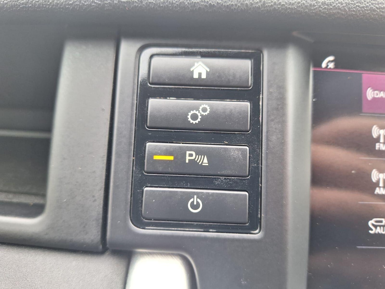 Used Land Rover Discovery Sport 2017 for sale - 76361667: Photo 32