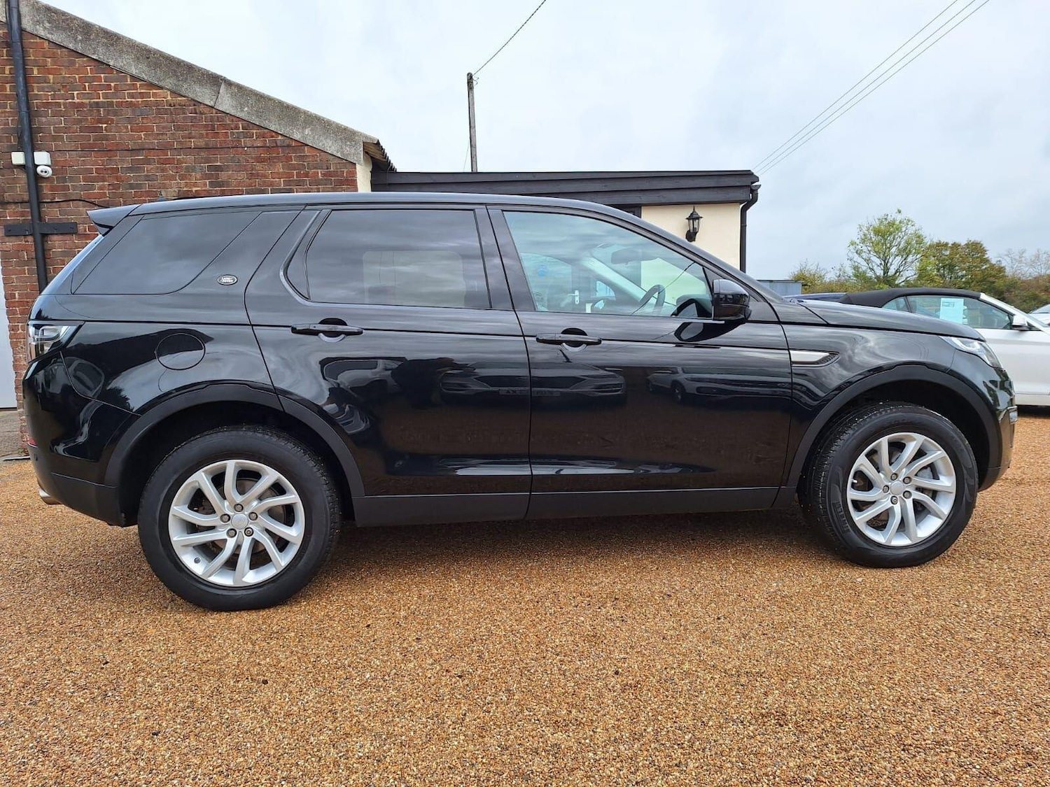 Used Land Rover Discovery Sport 2017 for sale - 76361667: Photo 9