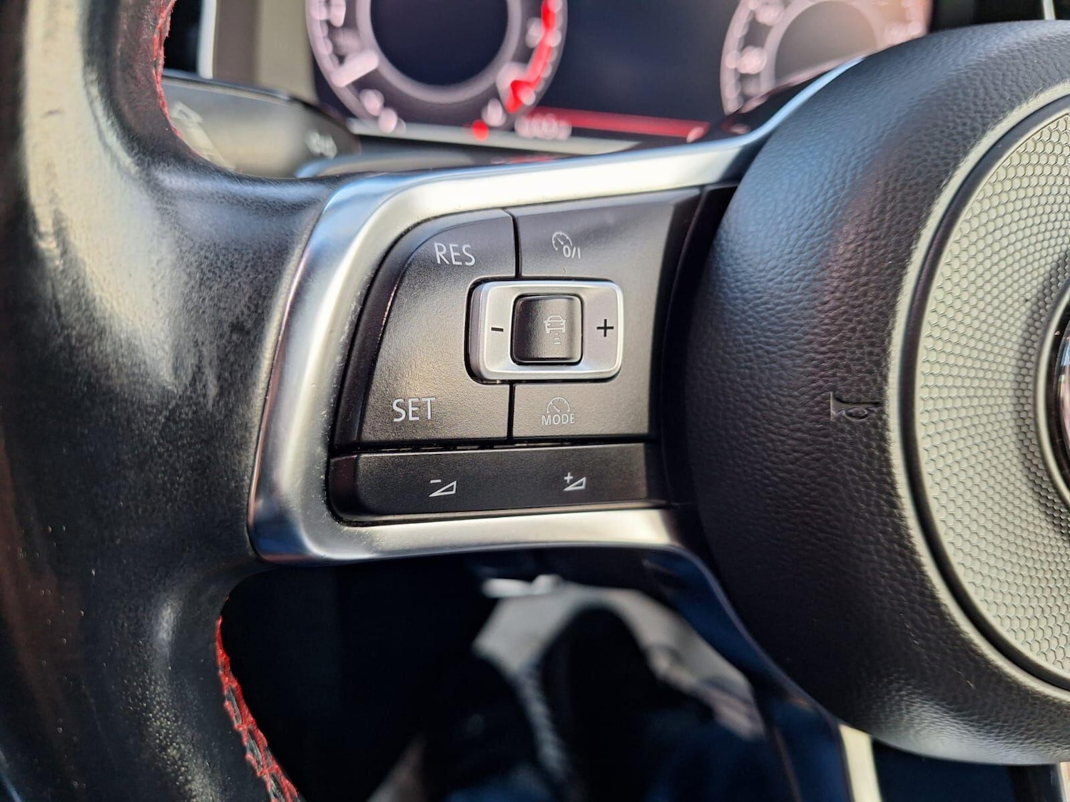 Used Volkswagen Golf 2018 for sale - 76400596: Photo 23