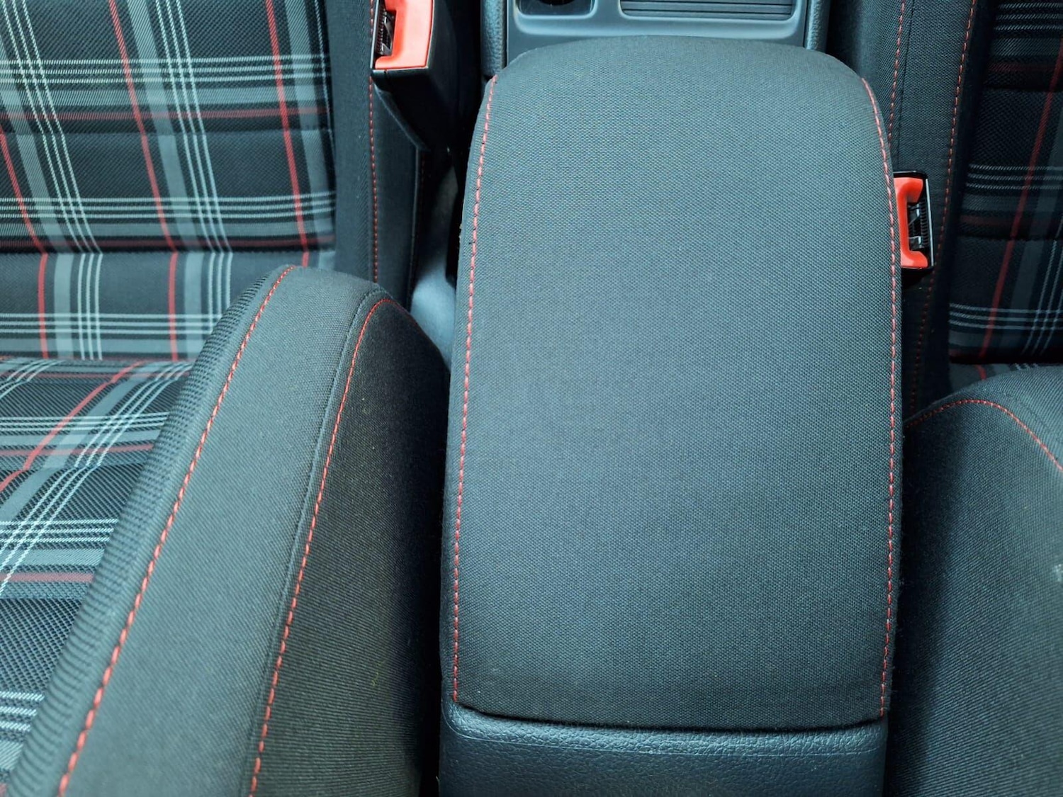 Used Volkswagen Golf 2018 for sale - 76400596: Photo 48