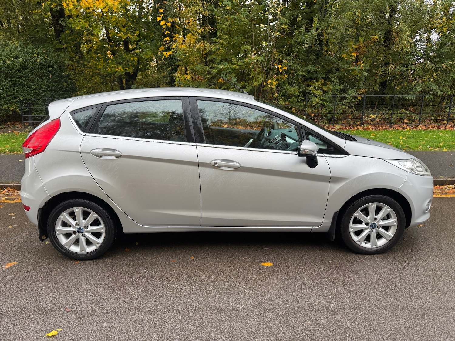 Used Ford Fiesta 2010 for sale - 76466669: Photo 8