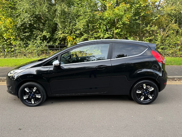 Used Ford Fiesta 2015 for sale - 76244615: Photo 2