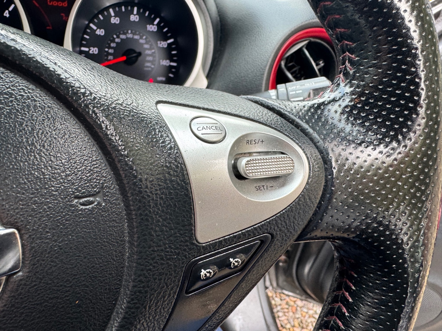 Used Nissan Juke 2015 for sale - 76340030: Photo 29