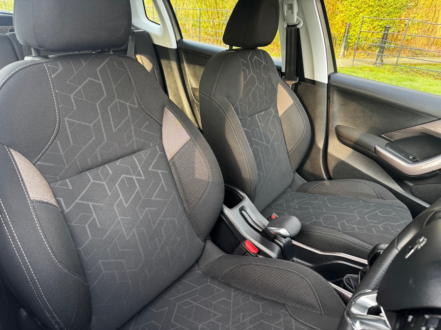 Used Peugeot 2008 2016 for sale - 78028551: Photo 18