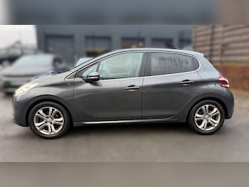 Used Peugeot 208 2013 for sale - 77199202: Photo