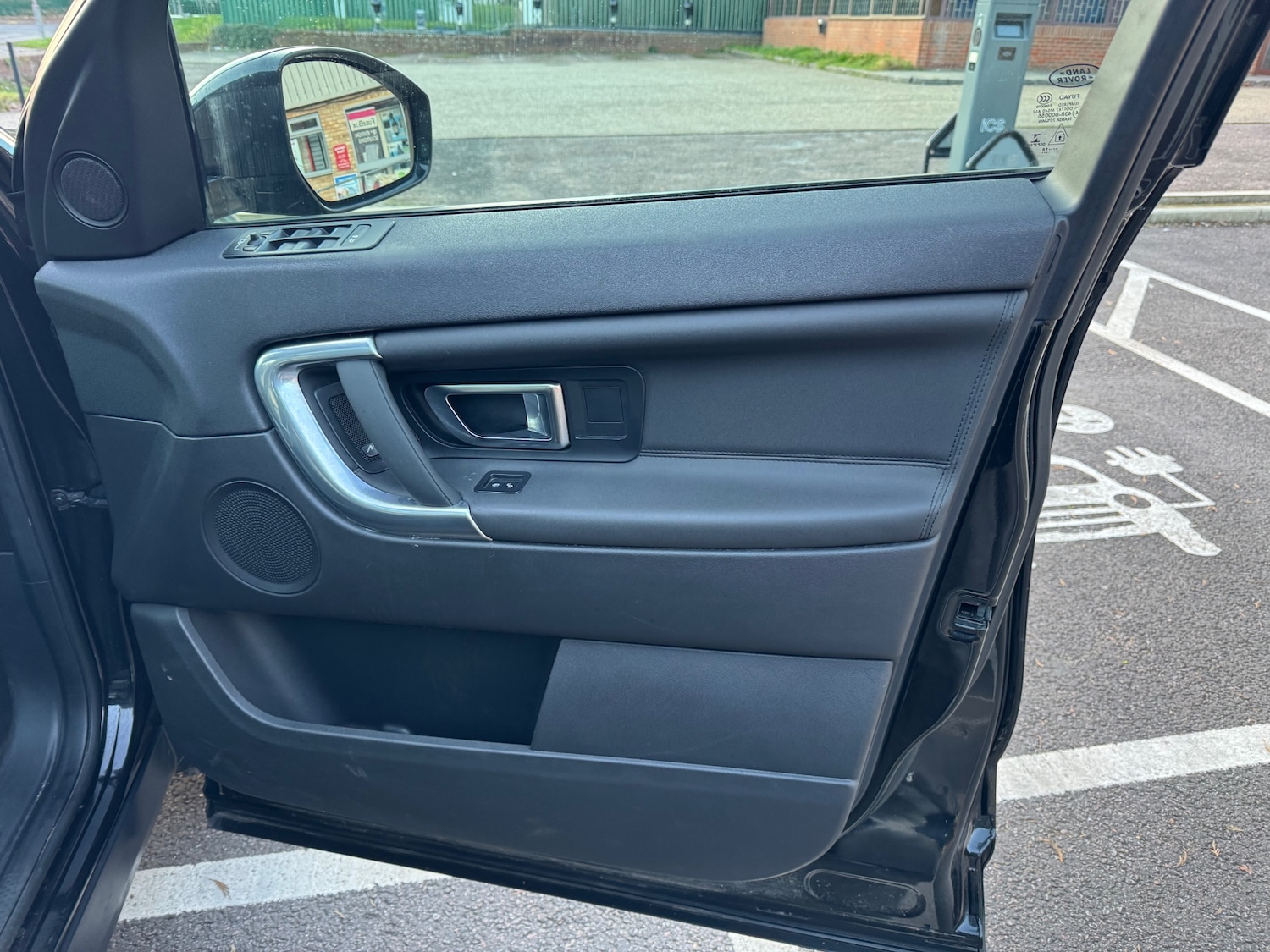 Used Land Rover Discovery Sport 2018 for sale - 77052148: Photo 25