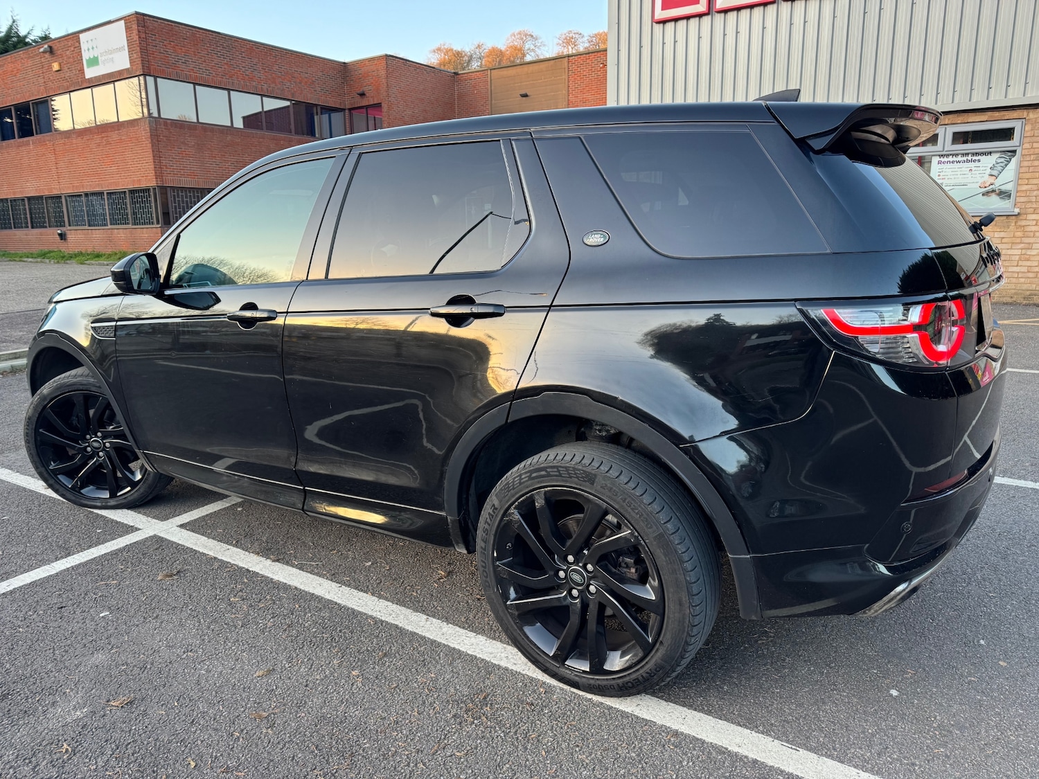 Used Land Rover Discovery Sport 2018 for sale - 77052148: Photo 4