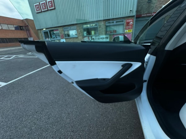 Used Tesla Model 3 for sale - 72294260: Photo 11