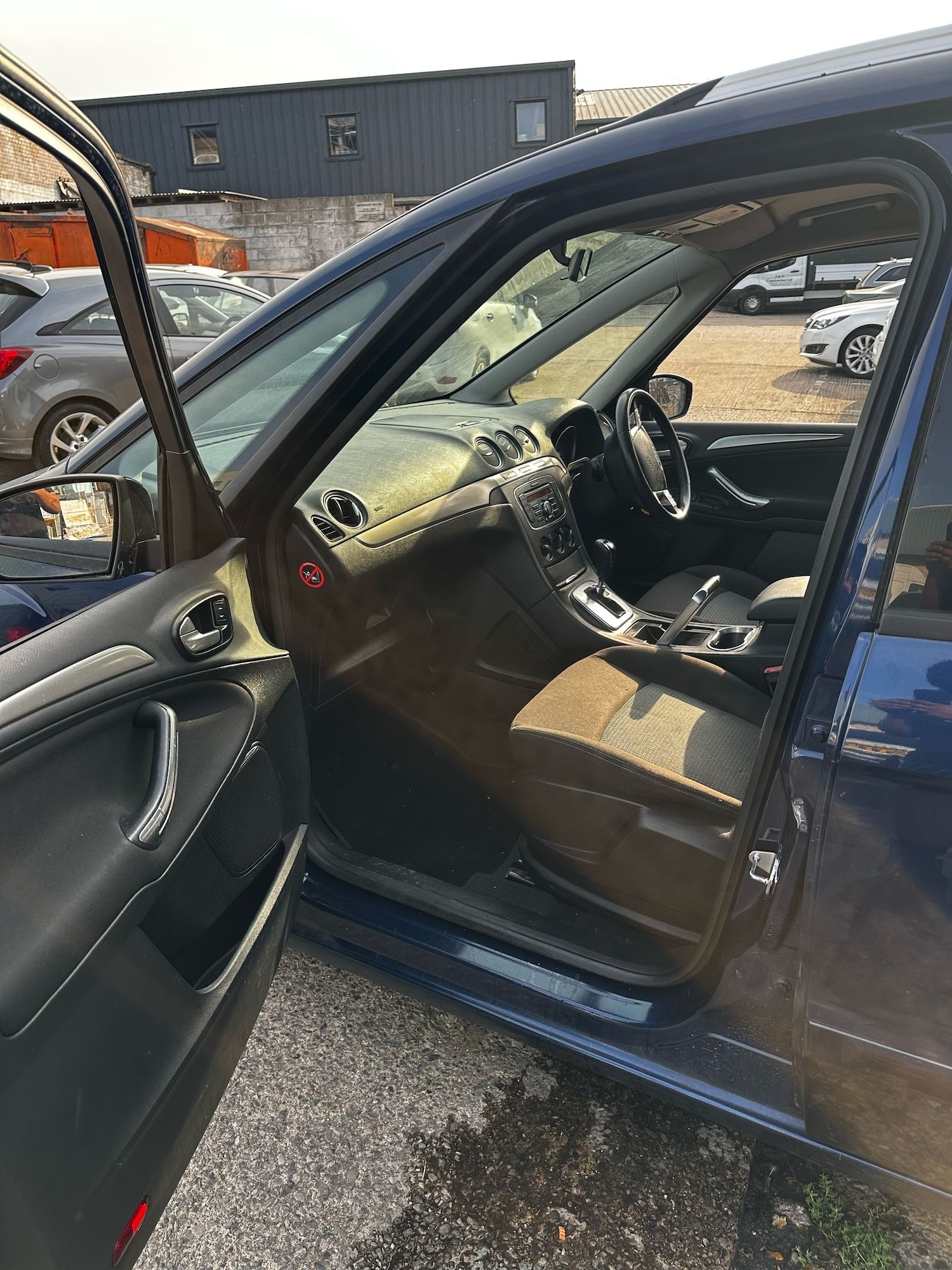 Used Ford Galaxy 2015 for sale - 75581346: Photo 2