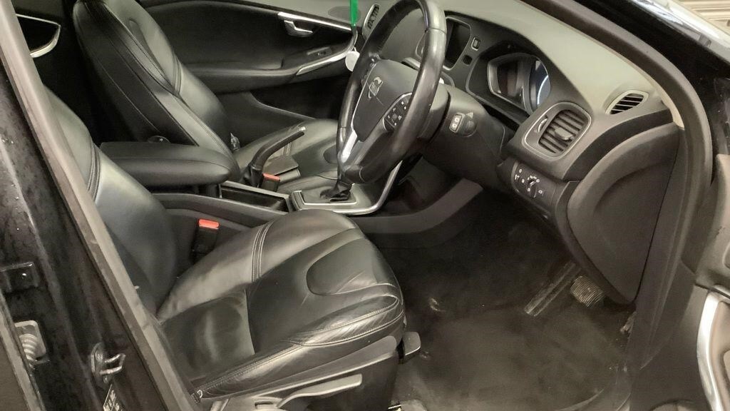 Used Volvo V40 2013 for sale - 77519522: Photo 10