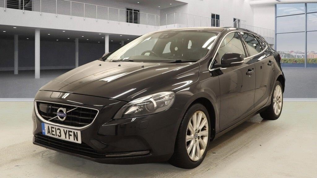 Used Volvo V40 2013 for sale - 77519522: Photo 2