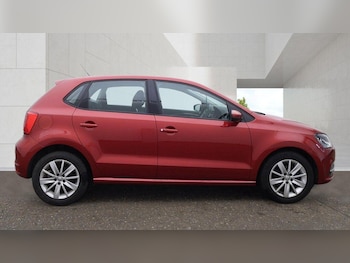 Used Volkswagen Polo 2015 for sale - 79474181: Photo