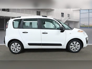 Used Citroen C3 Picasso 2016 for sale - 77165603: Photo