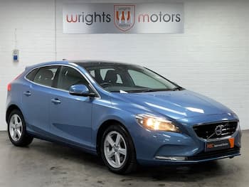 Used Volvo V40 2015 for sale - 79842082: Photo