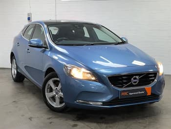 Used Volvo V40 2015 for sale - 79842082: Photo