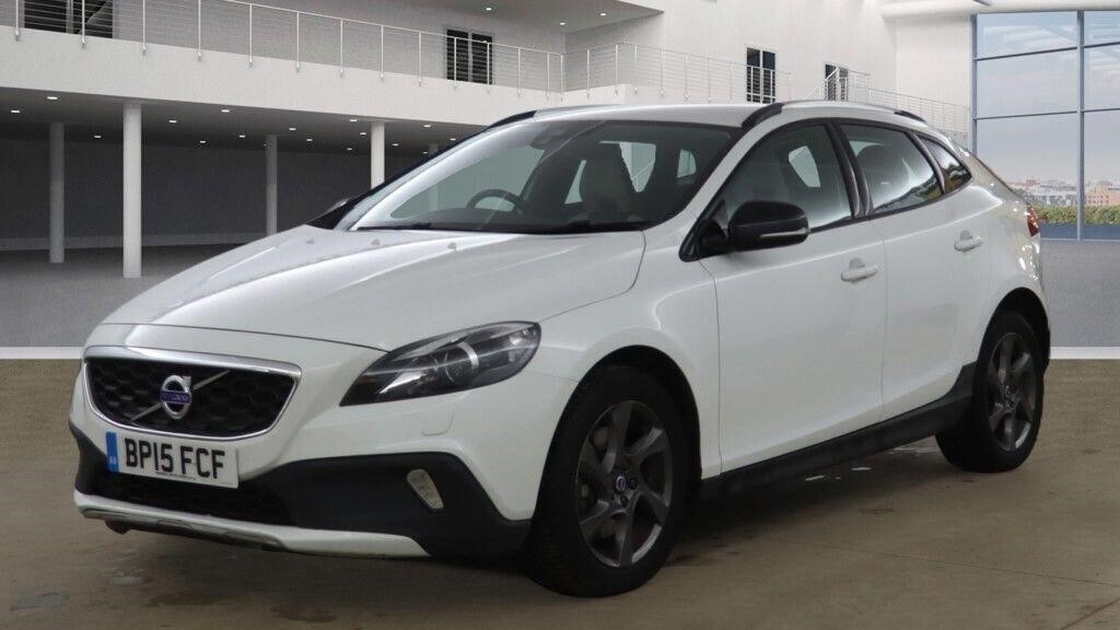 Used Volvo V40 2015 for sale - 77165615: Photo 2