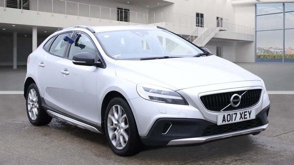Used Volvo V40 Cross Country 2017 for sale - 75984967: Photo 1