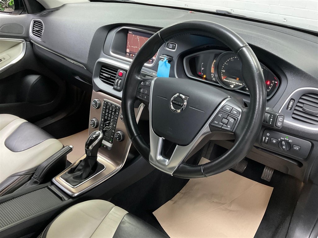 Used Volvo V40 Cross Country 2017 for sale - 75984967: Photo 22