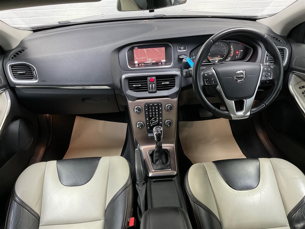 Used Volvo V40 Cross Country 2017 for sale - 75984967: Photo 23