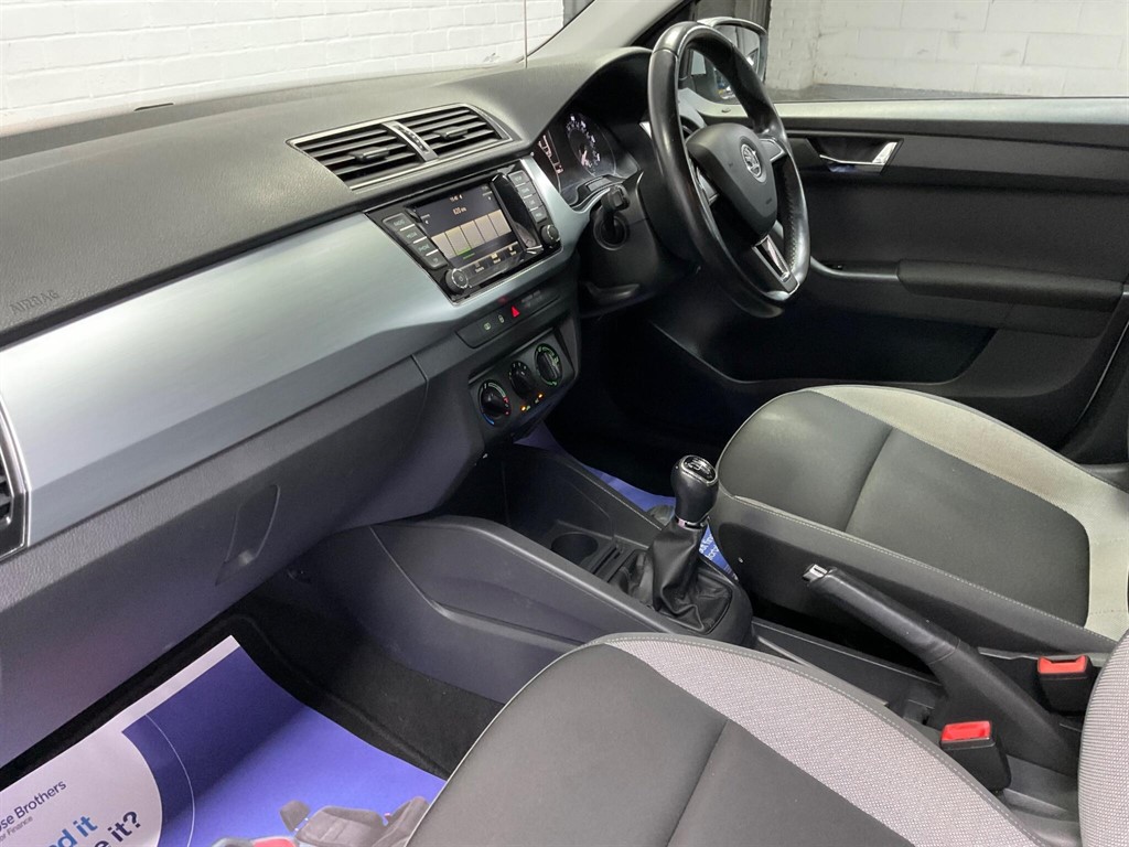 Used Skoda Fabia 2015 for sale - 76534117: Photo 25