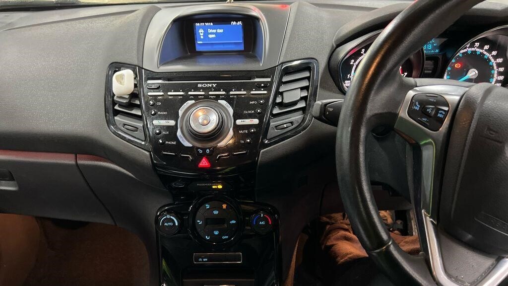 Used Ford Fiesta 2015 for sale - 76302533: Photo 18