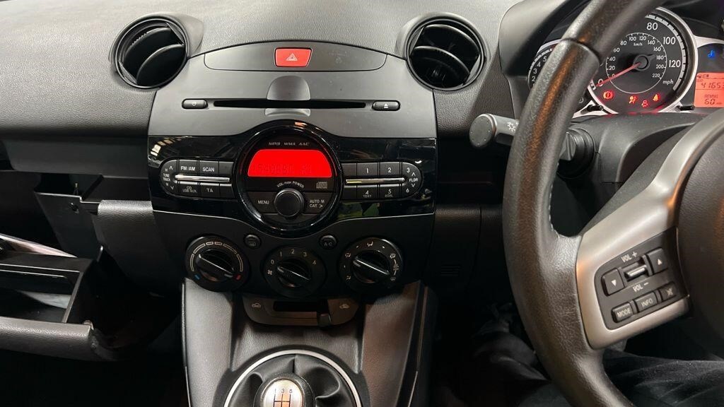 Used Mazda Mazda2 2013 for sale - 76379604: Photo 10