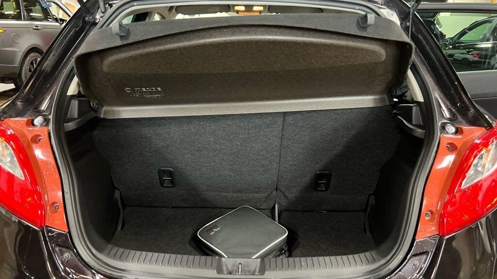 Used Mazda Mazda2 2013 for sale - 76379604: Photo 16