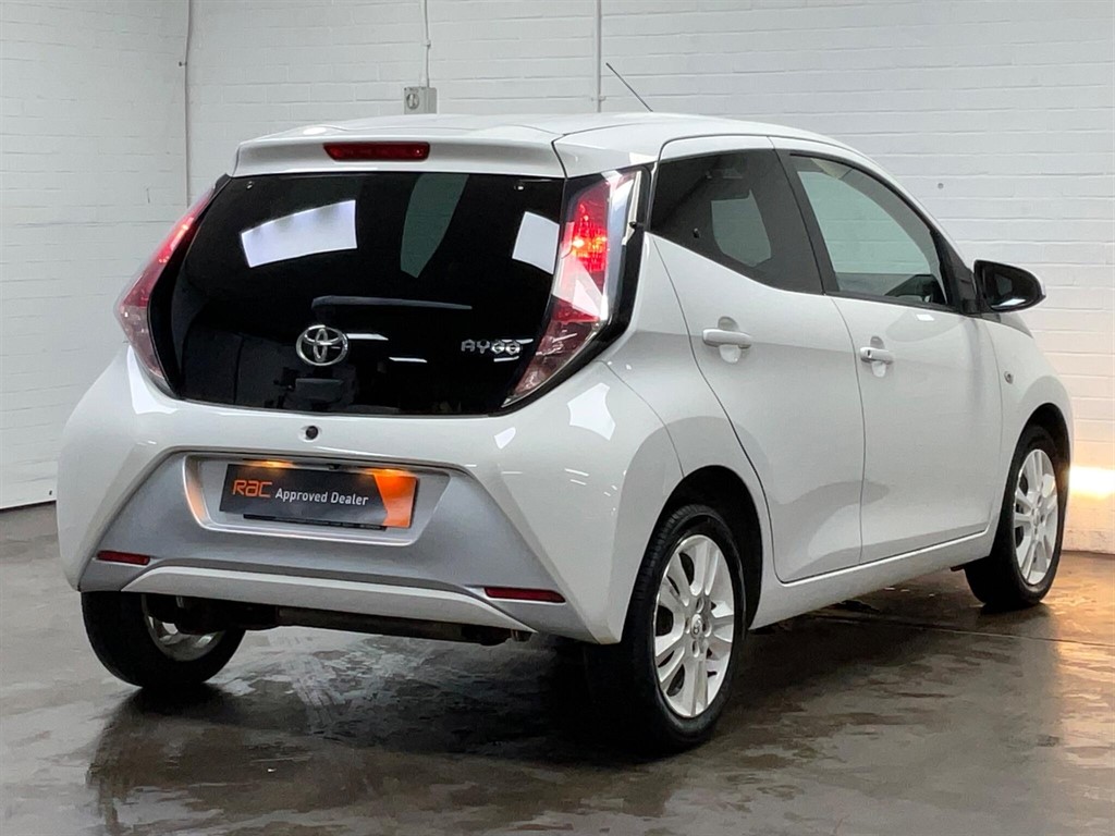 Used Toyota AYGO 2015 for sale - 76221946: Photo 10