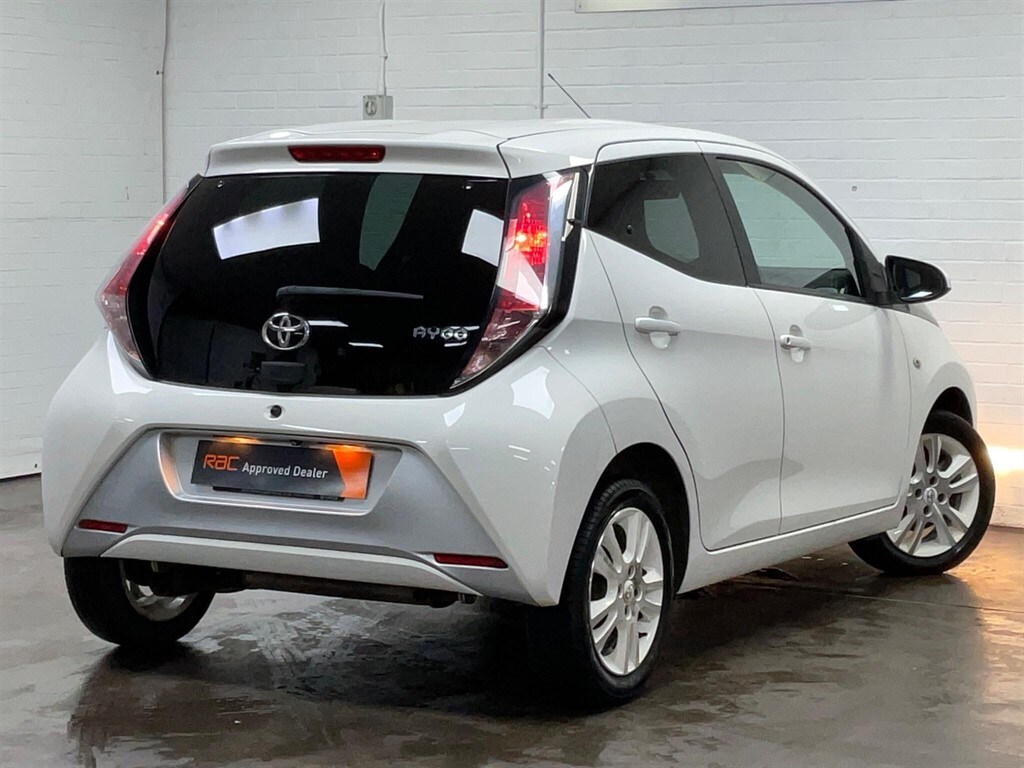 Used Toyota AYGO 2015 for sale - 76221946: Photo 11