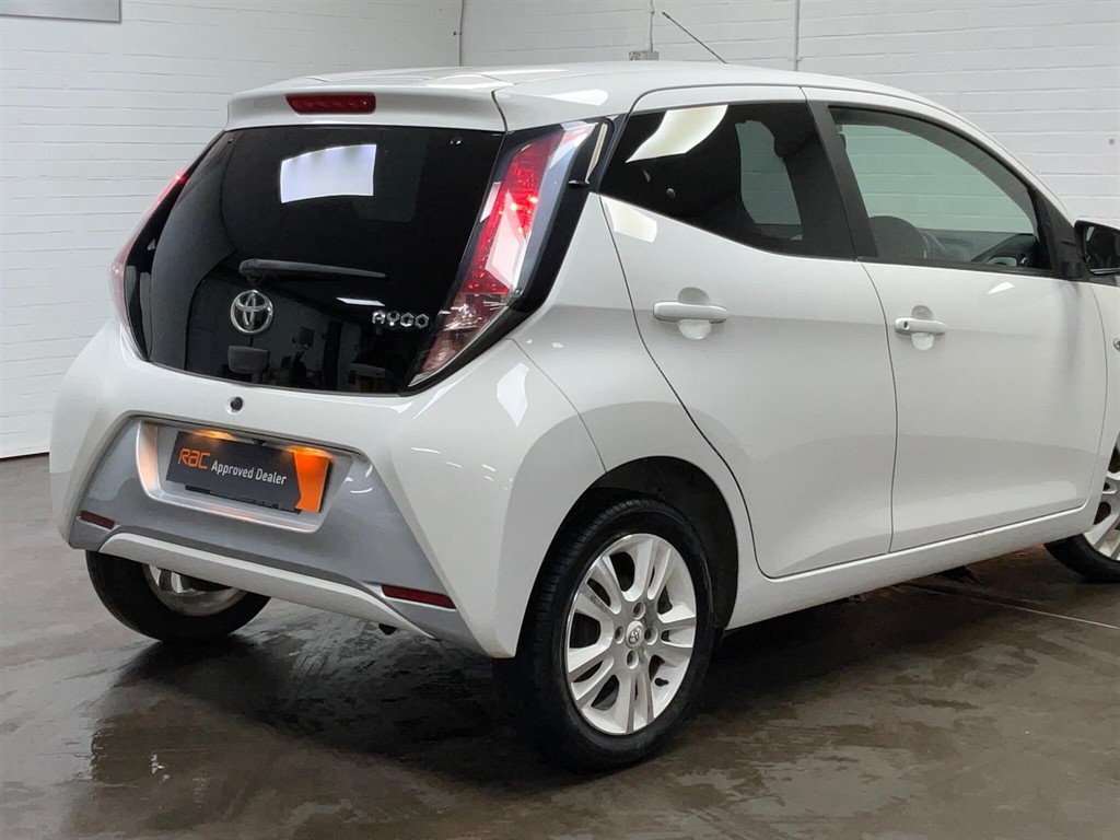 Used Toyota AYGO 2015 for sale - 76221946: Photo 12