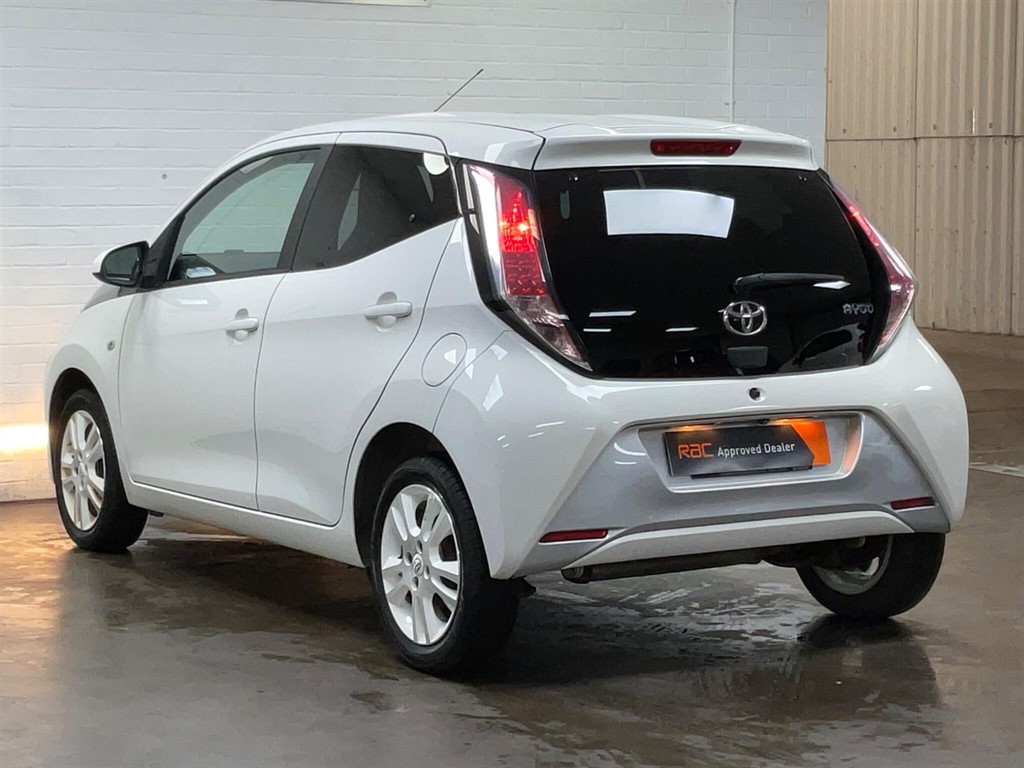 Used Toyota AYGO 2015 for sale - 76221946: Photo 18