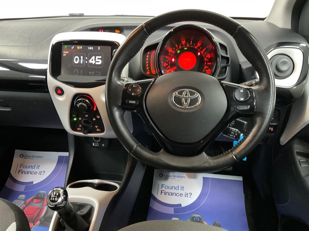 Used Toyota AYGO 2015 for sale - 76221946: Photo 24
