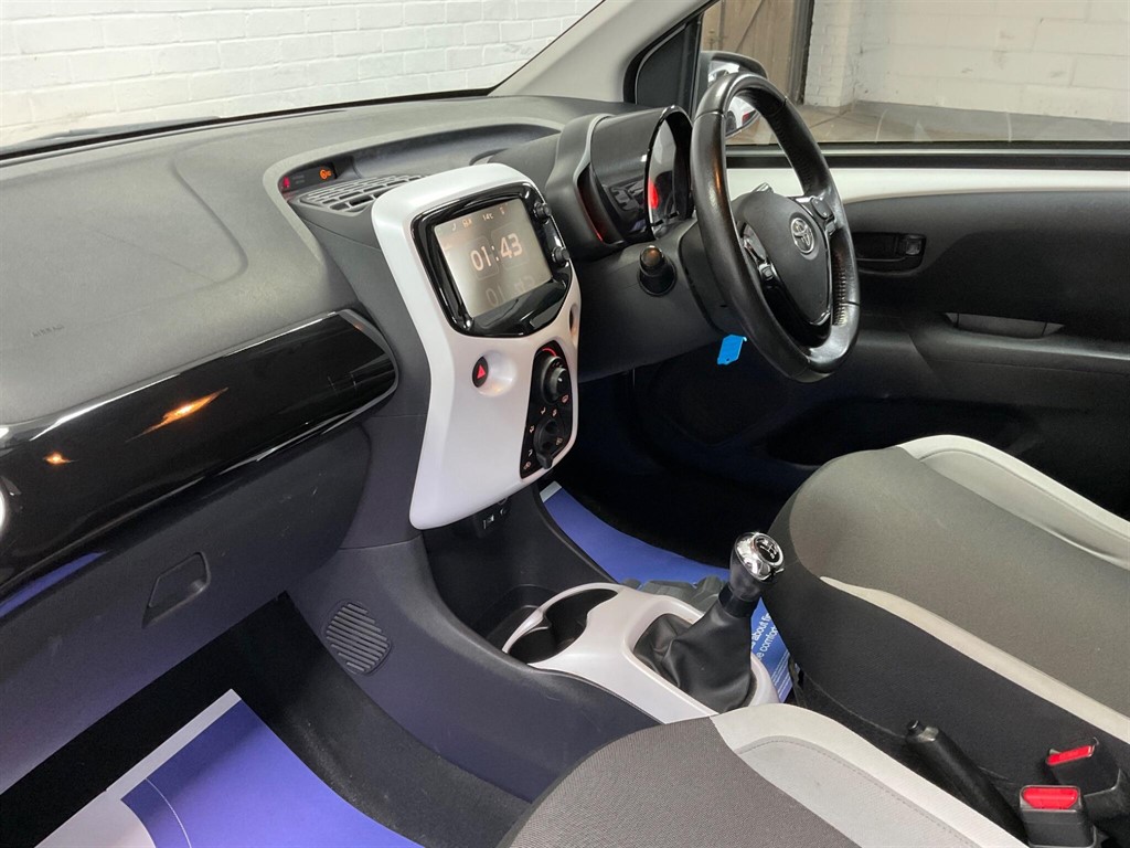 Used Toyota AYGO 2015 for sale - 76221946: Photo 25